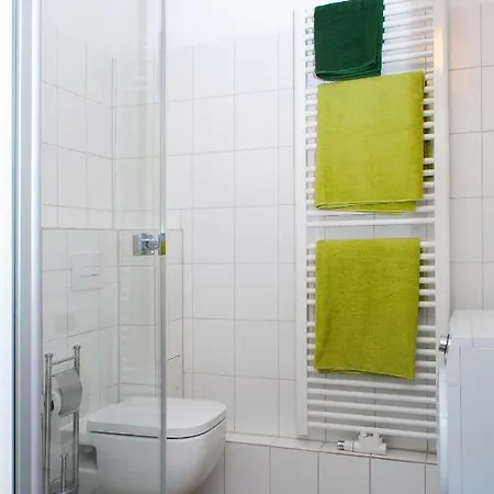 Apartment über Dem Kino Toni
