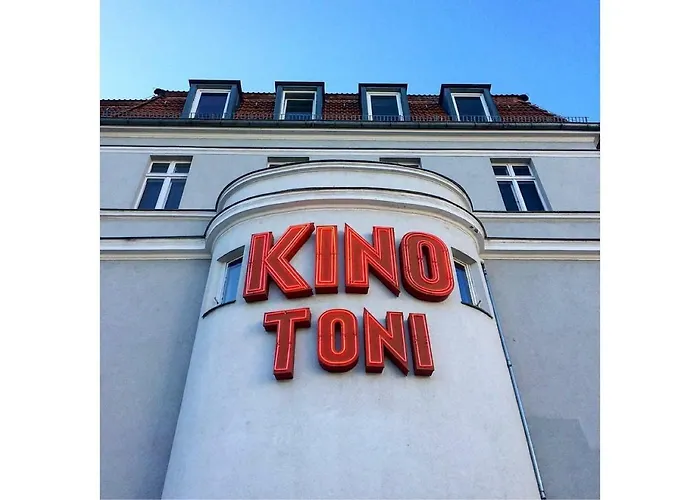 über Dem Kino Toni *